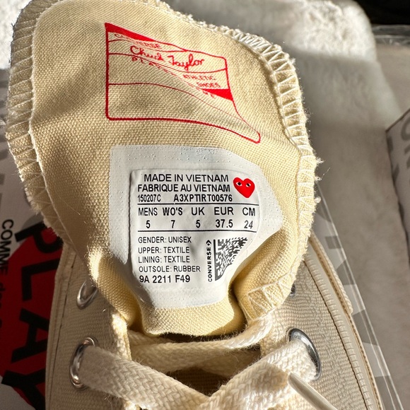 COMME DES GARÇONS PLAY
Off-White Converse Edition Chuck 70 CDG Low Sneakers - Picture 5 of 6